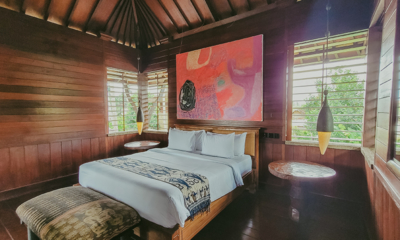 Villa Amaru Bedroom with Painting and Hanging Lamps I Ubud, Bali