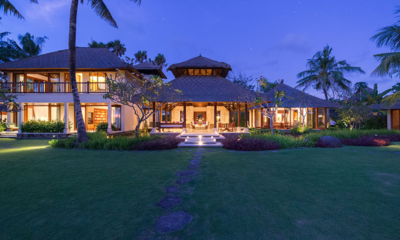 Villa Arika Gardens at Night | Pererenan, Bali