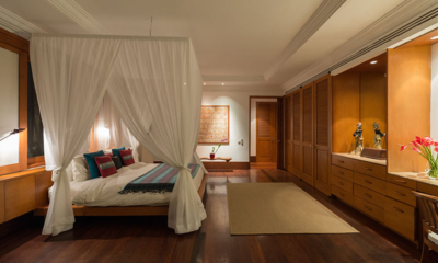 Villa Arika Bedroom with Wooden Floor | Pererenan, Bali