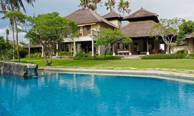 Villa Arika Gardens and Pool at Day Time | Pererenan, Bali