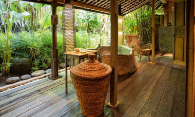Villa Asli Master Bathroom with Plants and Bathtub | Seminyak, Bali