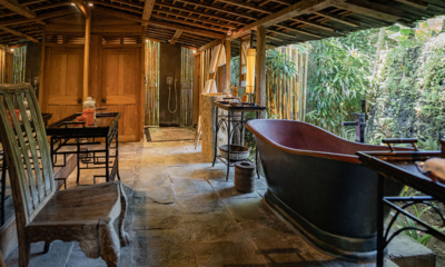 Villa Asli Bathroom Two with Bathtub | Seminyak, Bali