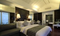 Villa Astana Batubelig Bedroom And En-suite Bathroom | Batubelig, Bali