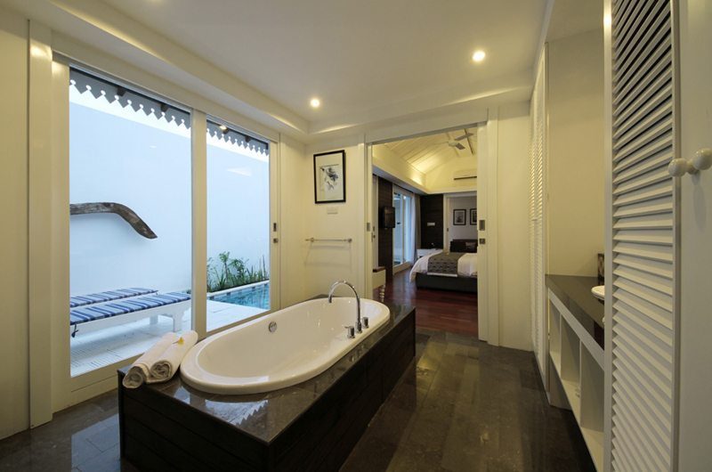 Villa Astana Batubelig Bathtub | Batubelig, Bali