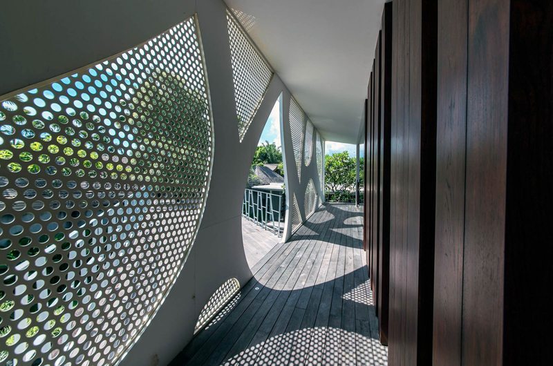 Villa Issi Mesh Wall Corridor | Seminyak, Bali