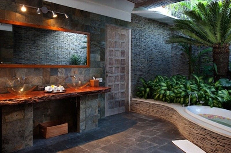 Villa Jepun Bathroom | Seminyak, Bali