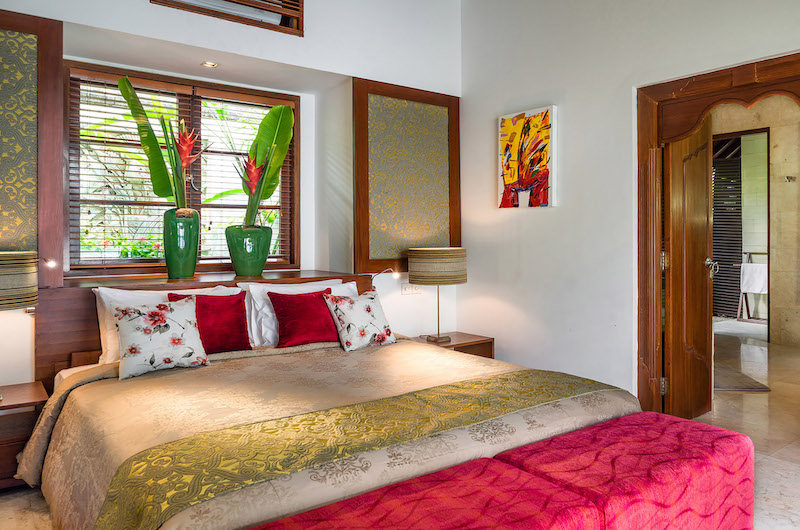 Villa Shinta Dewi Bedroom with Lamps | Seminyak, Bali