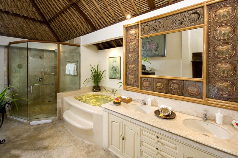Villa Taman Sorga En-suite Bathroom | Sanur, Bali