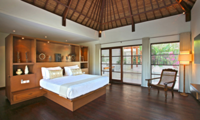 Nyaman Villas 4 Bedroom Pool Villa Bedroom with Seating Area | Seminyak, Bali