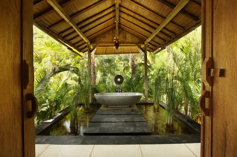 Tangguntiti Villa Semi Open Bathtub | Tabanan, Bali