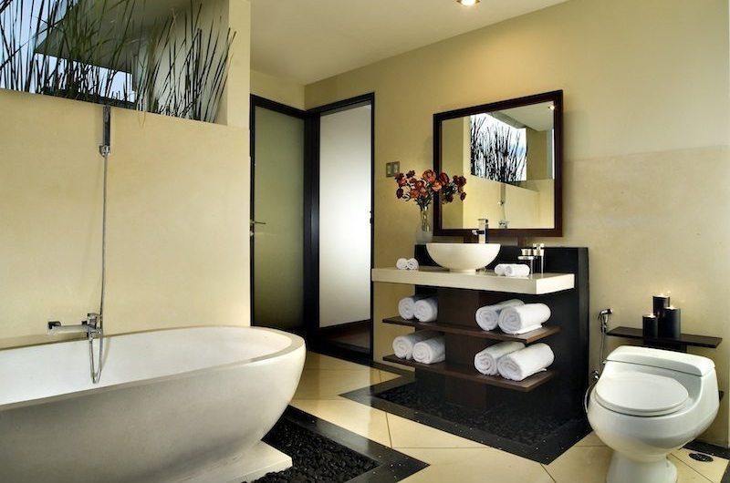 The Seri Villas Bathroom with Bathtub I Seminyak, Bali
