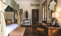 Villa Mako Bedroom with Study Table | Canggu, Bali