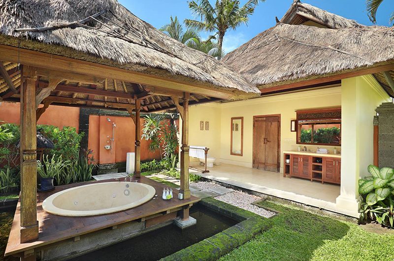 Impiana Cemagi Ocean Villa Bathroom | Seseh, Bali