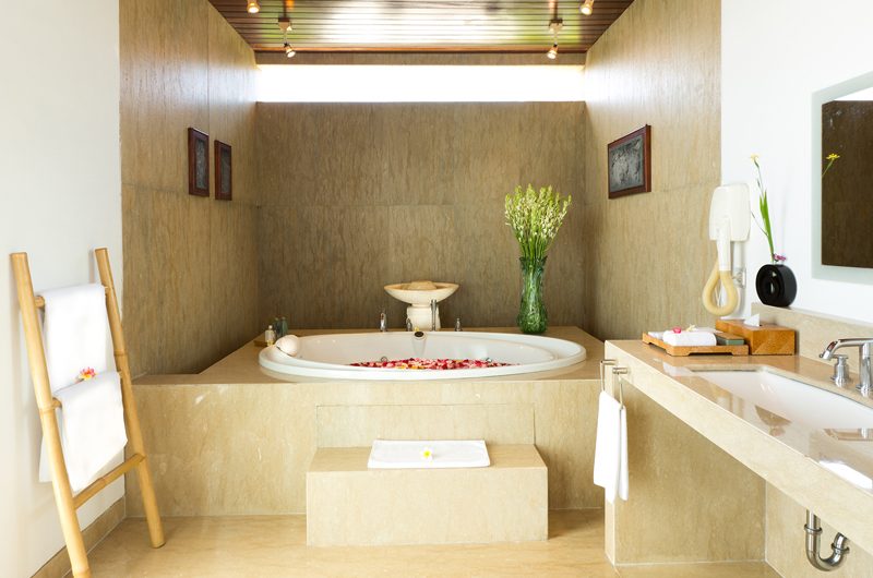 Sanur Residence Bathtub | Sanur, Bali