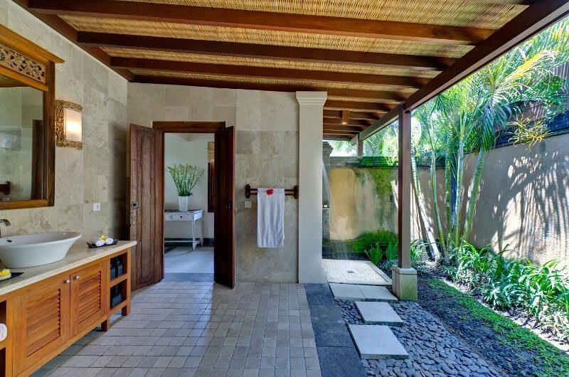 Villa Aasmara Bathroom | Seseh, Bali