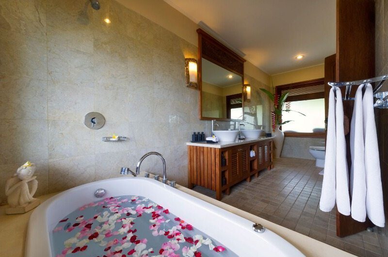Villa Asmara Bathroom | Seseh, Bali