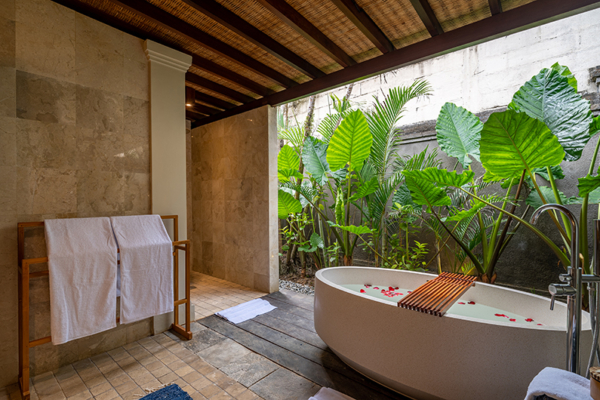 Villa Asmara Bathroom Three Romantic Bathtub Set Up | Seseh, Bali