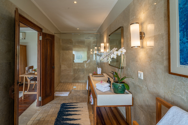 Villa Asmara Bathroom Four with Shower | Seseh, Bali