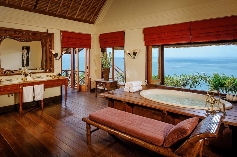 Villa Bayuh Sabbha Ocean View Bathroom | Uluwatu, Bali