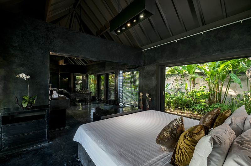 Villa Florimar Bedroom with Enclosed Bathroom | Seseh, Bali