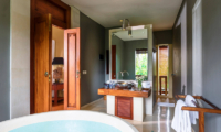 Villa Hansa Bathroom with Bathtub | Canggu, Bali