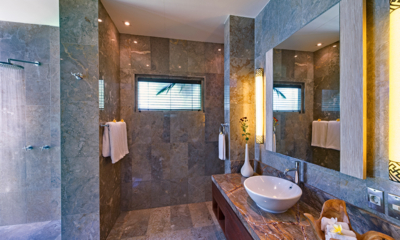 Villa Jamalu Guest Bathroom Two with Shower | Jimbaran, Bali