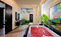 Villa Moonlight Bathroom | Uluwatu, Bali