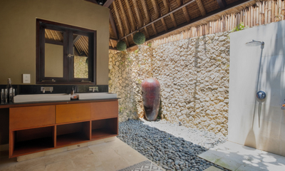 Villa Bayu Bayu Atas Bathroom One with Shower | Uluwatu, Bali