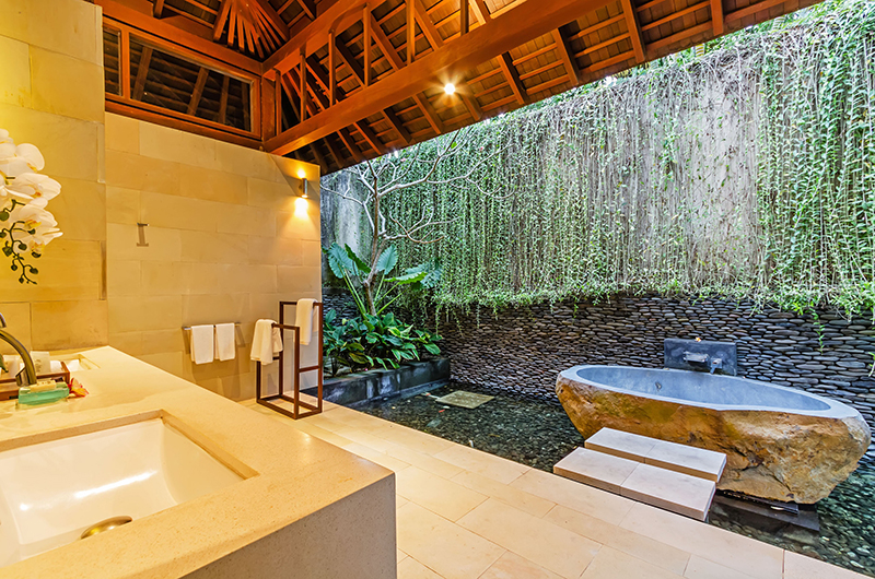 Villa Champuhan Outdoor Bathtub | Seseh, Bali
