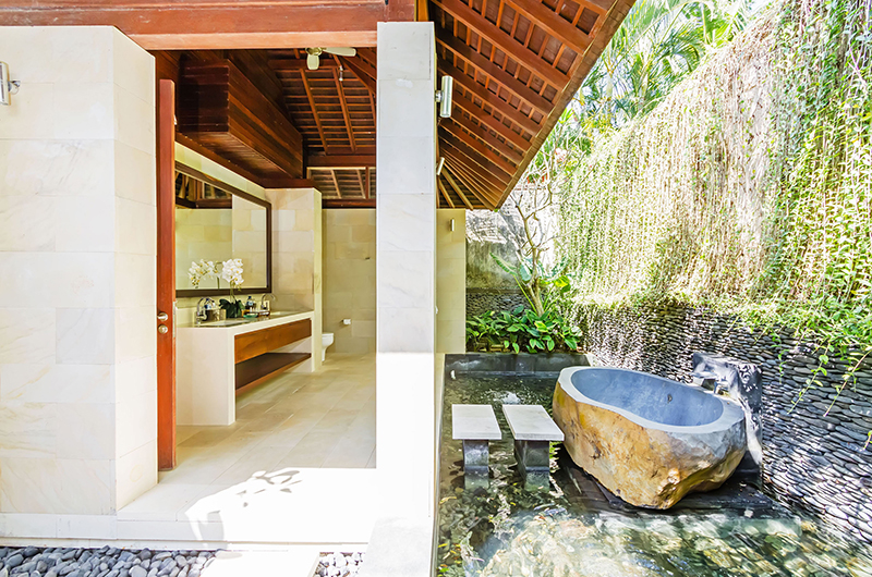 Villa Champuhan Stone Bathtub | Seseh, Bali