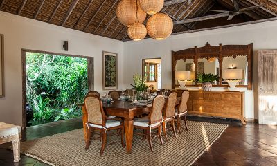 Villa Inti Dining Table | Canggu, Bali