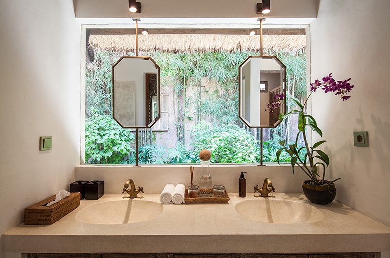 Villa Inti Master Bedroom Bathroom | Canggu, Bali