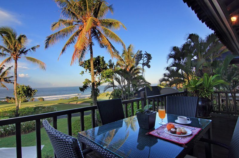 Villa Nirwana Outdoor Dining | Seseh, Bali