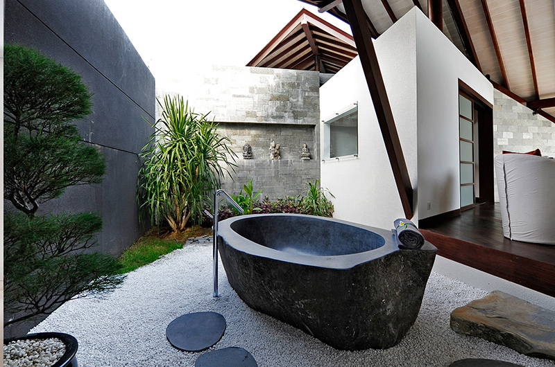 The Layar One Bedroom Villas Outdoor Bathtub | Seminyak, Bali The Layar One Bedroom Villas Outdoor Bathtub | Seminyak, Bali