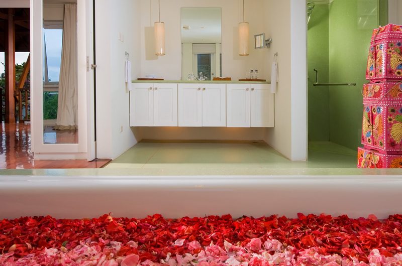 Casa Evaliza Romantic Bathtub Set Up | Seminyak, Bali