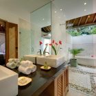 Villa Bakung En-suite Bathroom | Candidasa, Bali