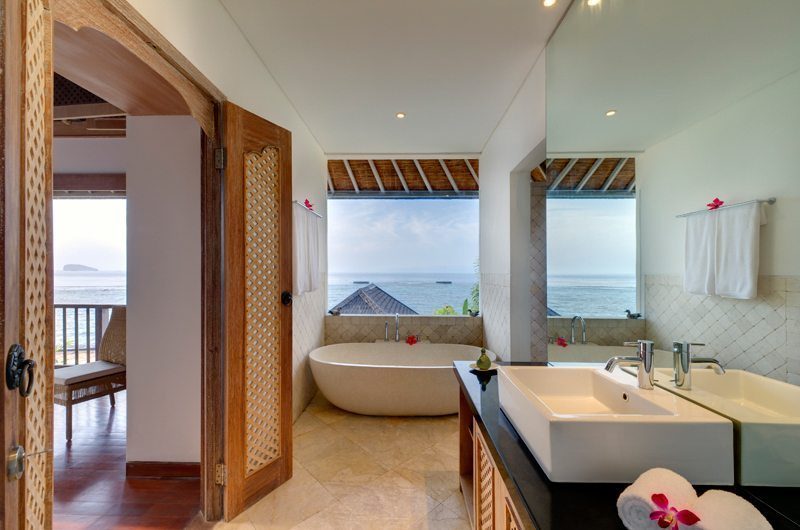 Villa Bakung Bathroom | Candidasa, Bali