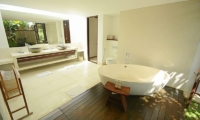 Villa Bengawan Master Bathroom | Canggu, Bali