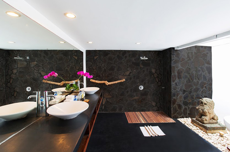 Villa Damai Lestari Bathroom with Shower | Seminyak, Bali