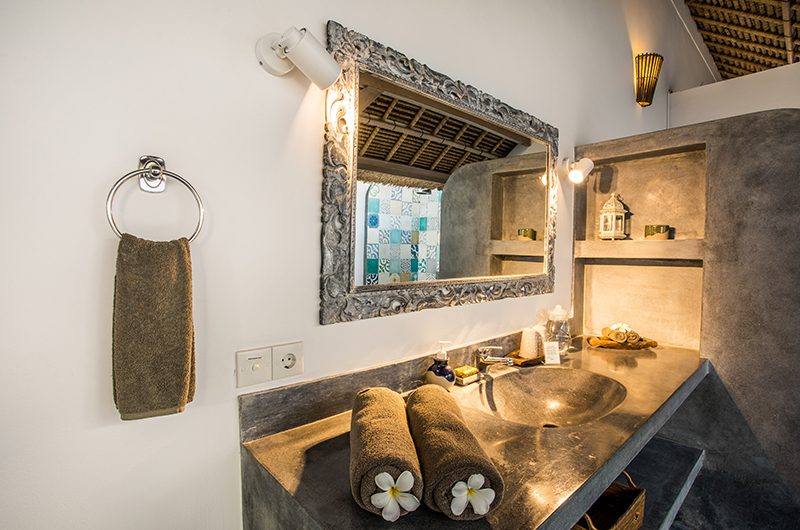 Villa Damai Manis Bathroom Area with Mirror | Seminyak, Bali