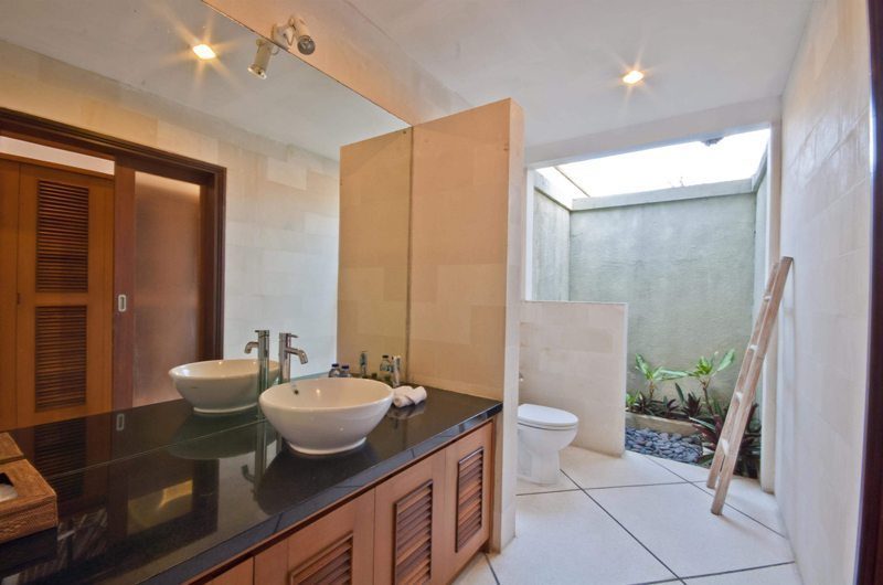 Villa Darma En-suite Bathroom | Seminyak, Bali