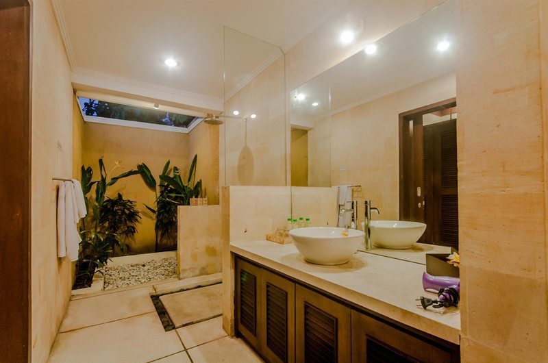 Villa Gembira En-suite Bathroom | Seminyak, Bali