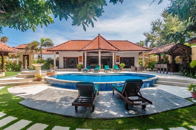Villa Ginger Sun Beds | Seminyak, Bali