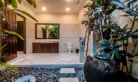 Villa Kebun En-suite Bathroom | Seminyak, Bali