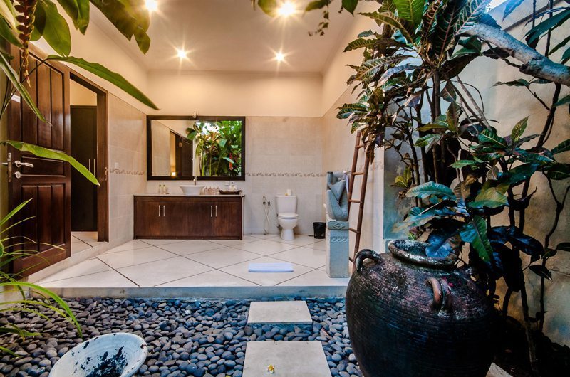Villa Kebun En-suite Bathroom | Seminyak, Bali