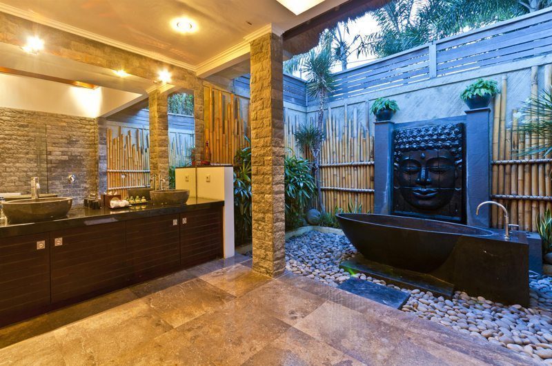 Villa Mahkota En-suite Bathroom | Seminyak, Bali