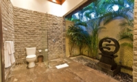 Villa Mahkota Guest Bathroom | Seminyak, Bali