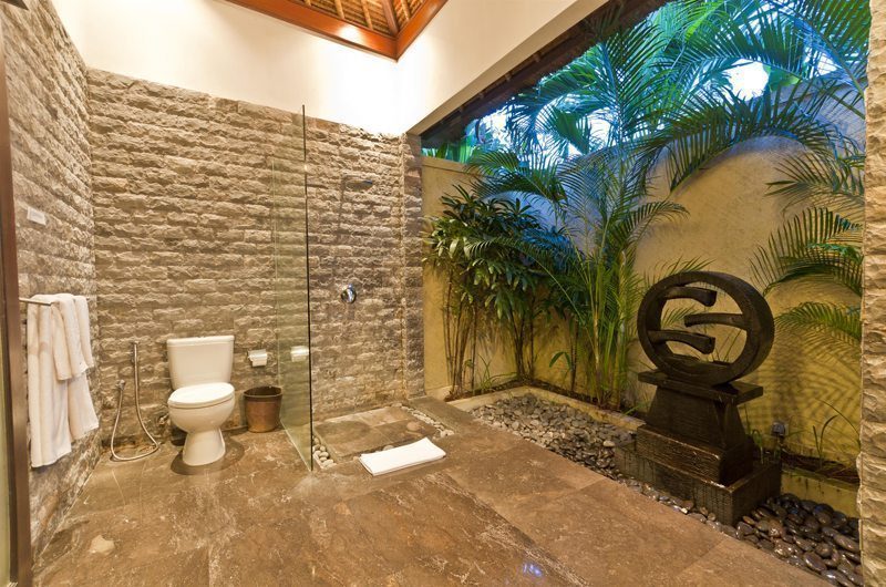 Villa Mahkota Guest Bathroom | Seminyak, Bali