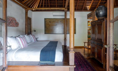 Villa Oost Indies Bedroom Two with Four Poster Bed | Seminyak, Bali