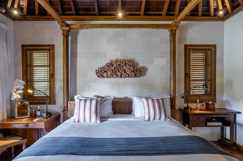Villa Oost Indies Bedroom Two with Side Lamps | Seminyak, Bali